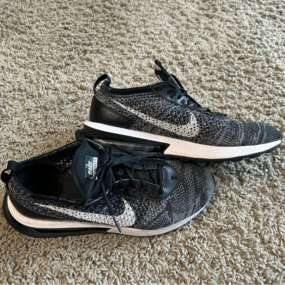 Nike Air Max Flyknit Racer Women's Shoes 9 Oreo Black White Comfort Low Sneakers